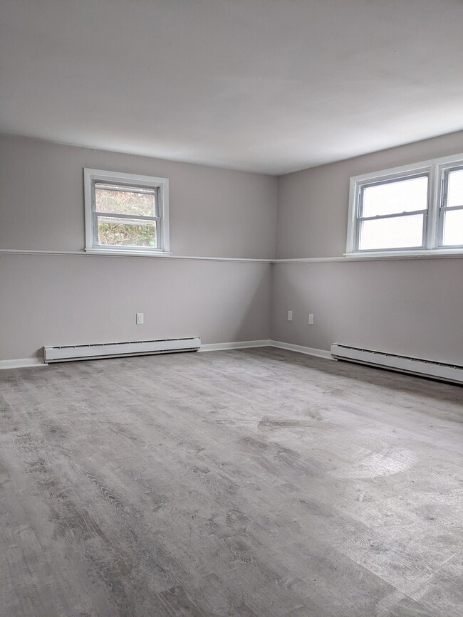 Building Photo - 142 Alexander Ave