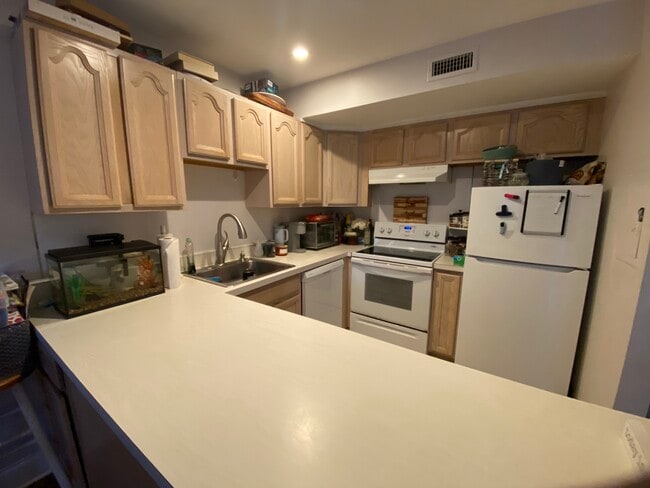 Foto del edificio - 229 Bacon Pond Rd