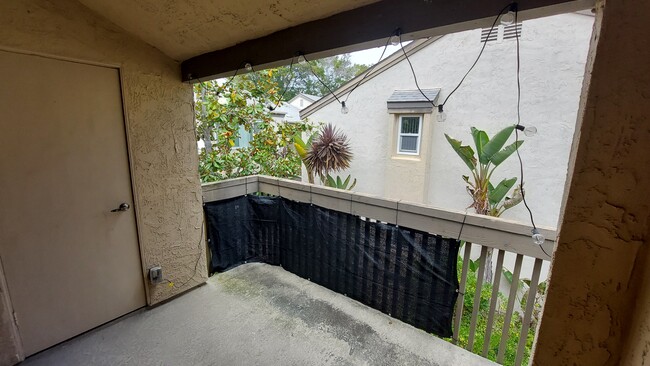 Building Photo - 8521 Villa La Jolla Dr