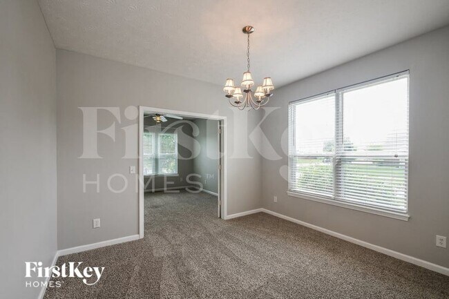 Foto del edificio - 6240 Eagle Lake Dr