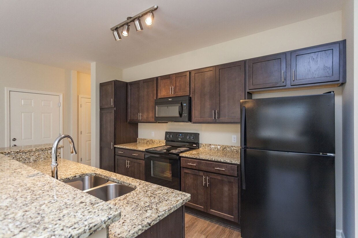 Madison Crest Apartment Homes Apartments 1562 Crestview Dr Madison