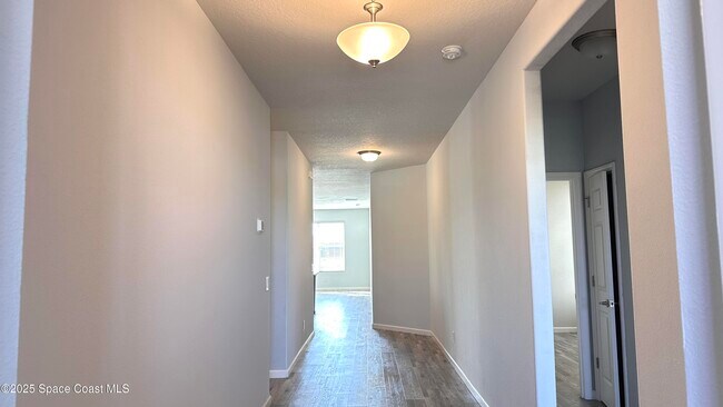 Foto del edificio - 4477 Trovita Cir