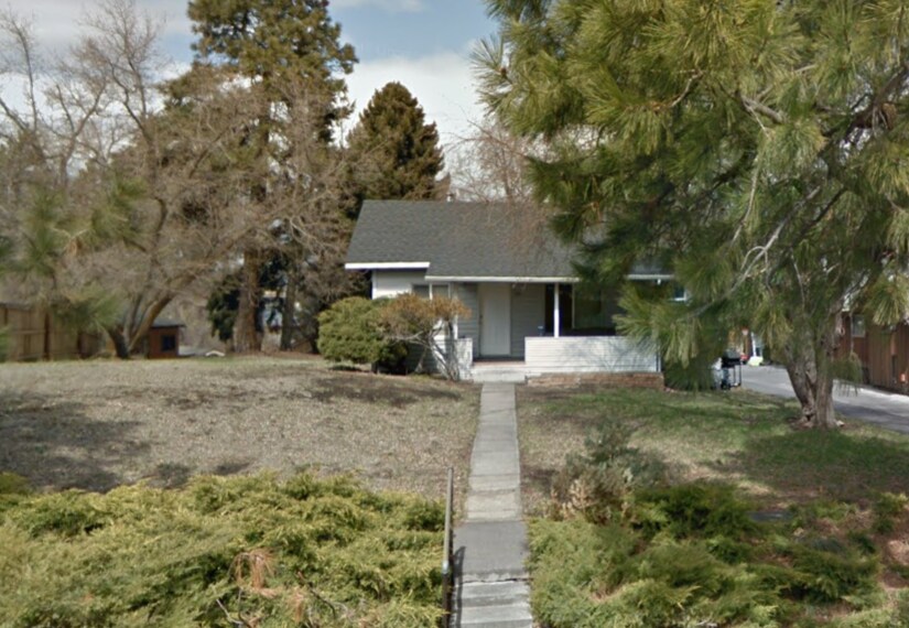 Foto principal - VIDEOTOUR: Want To Live Near Downtown Bend? Adorable Cottage Available Soon! PETS WELCOME