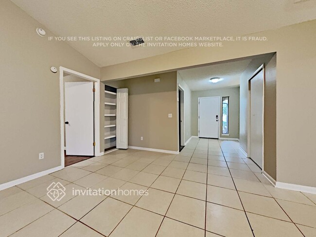Building Photo - 158 Annandale Dr E