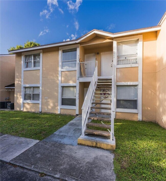 Building Photo - 8047 SW 21st Ct