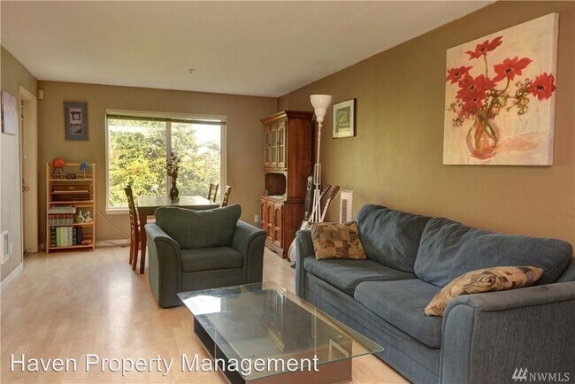 Foto del edificio - 1510 Cherrylane Ave S