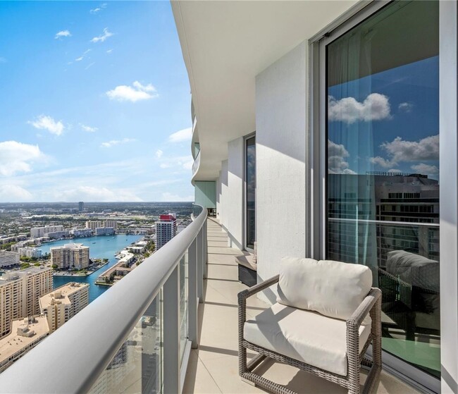 Foto del edificio - 4111 S Ocean Dr