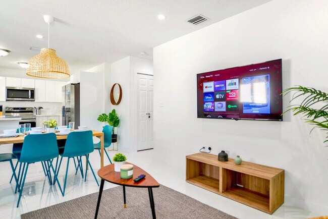 Foto del edificio - 2110 NW 66th St