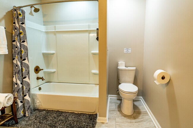 Building Photo - 1146 Pierce St