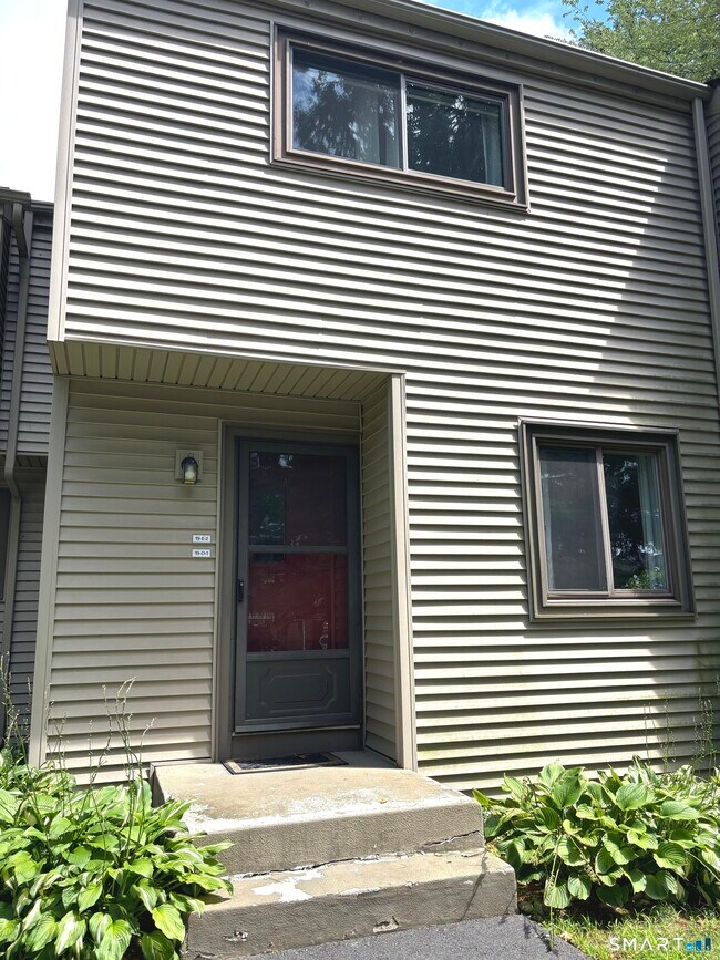 Foto del edificio - 19 Greenbriar Dr
