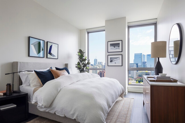 Building Photo - 164 N Peoria St