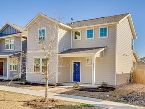 Building Photo - 2117 Pecan Island Dr