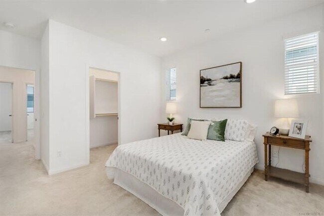 Foto del edificio - Updated 4 bedroom Townhome in Chula Vista