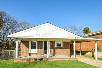 Building Photo - 940 Nassau Ave SW