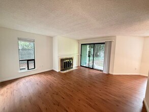 Building Photo - 13735 15th Ave NE