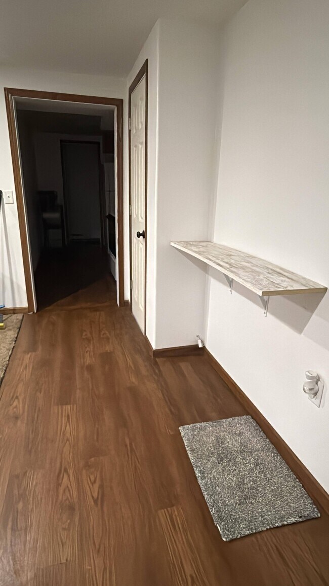 Building Photo - 1011 5th Ave SE