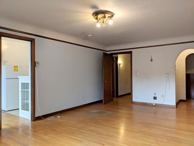 Building Photo - Charming Studio in U District