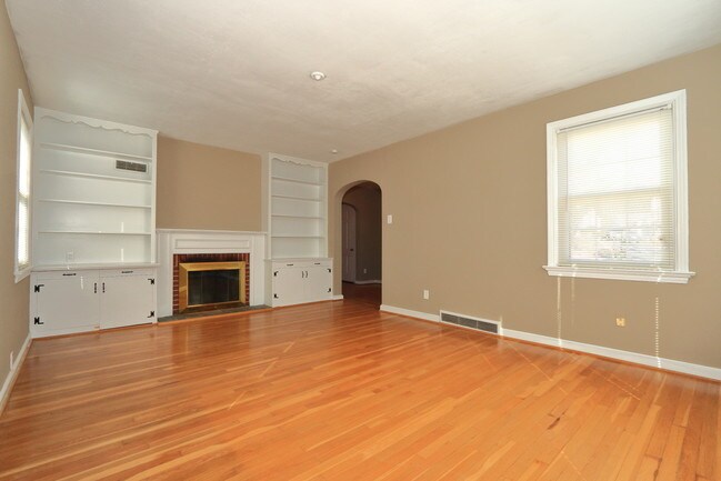 Building Photo - 24 Green Acres Rd