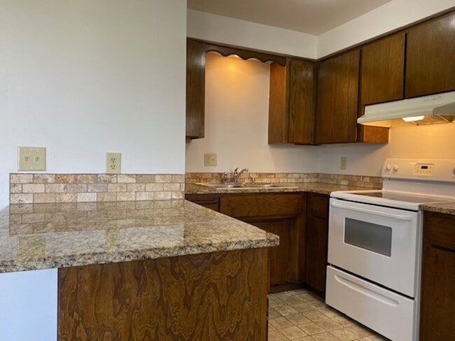 Building Photo - 1343