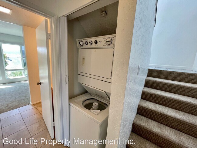 Building Photo - 2 br, 2.5 bath House - 361 Shoemaker Lane