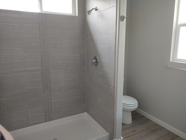 Master Bath - 387 Sage Way