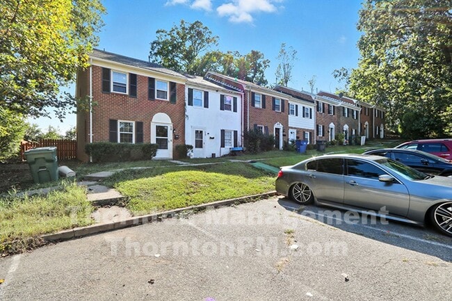Building Photo - Newly Remodeled 3 Bedroom Townhouse