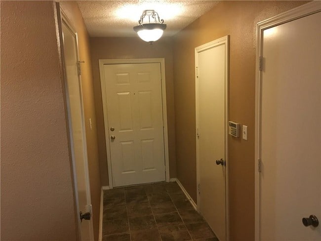 Foto del edificio - 4405 Willow Tree Dr