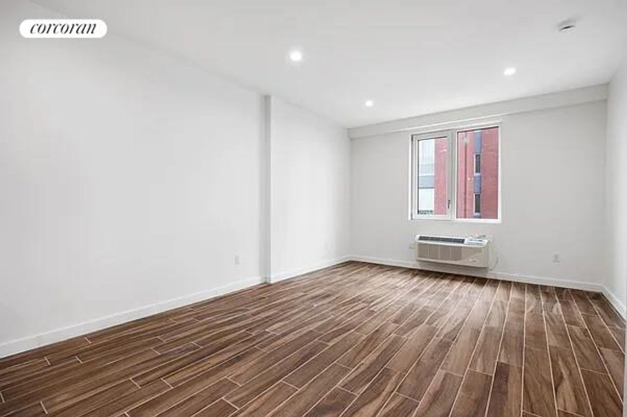 Foto principal - 906 E New York Ave