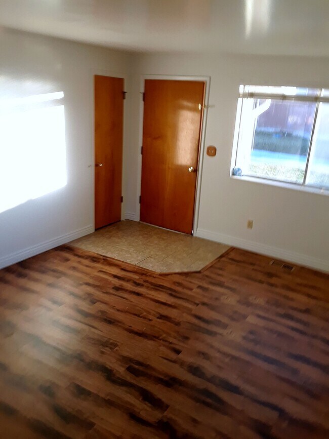 front entrance L/Room - 636 N 400 E