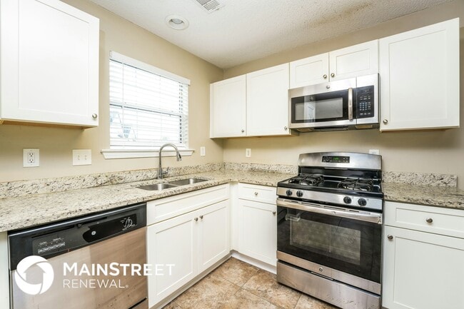 Building Photo - 573 Ransom Way