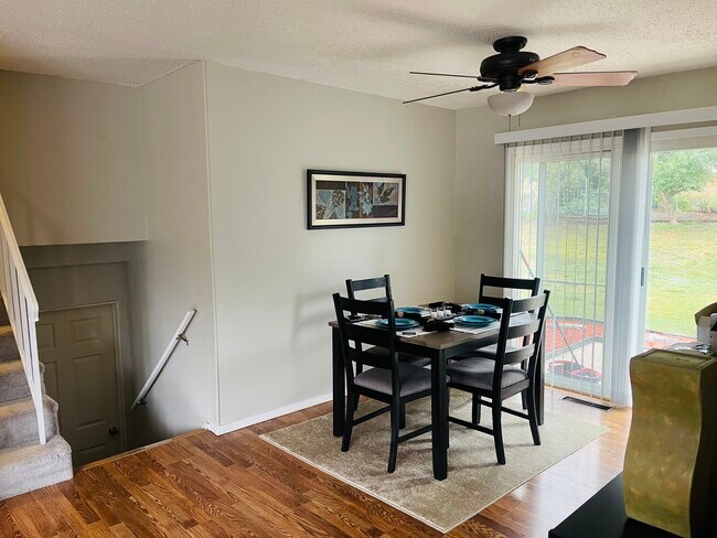 Foto del edificio - 114 E Liberty St