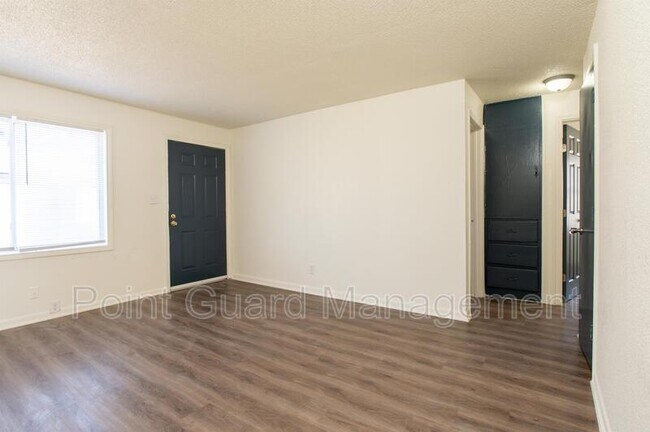 Building Photo - 715-721 S Beverly St