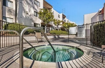 Building Photo - 6780 Friars Rd