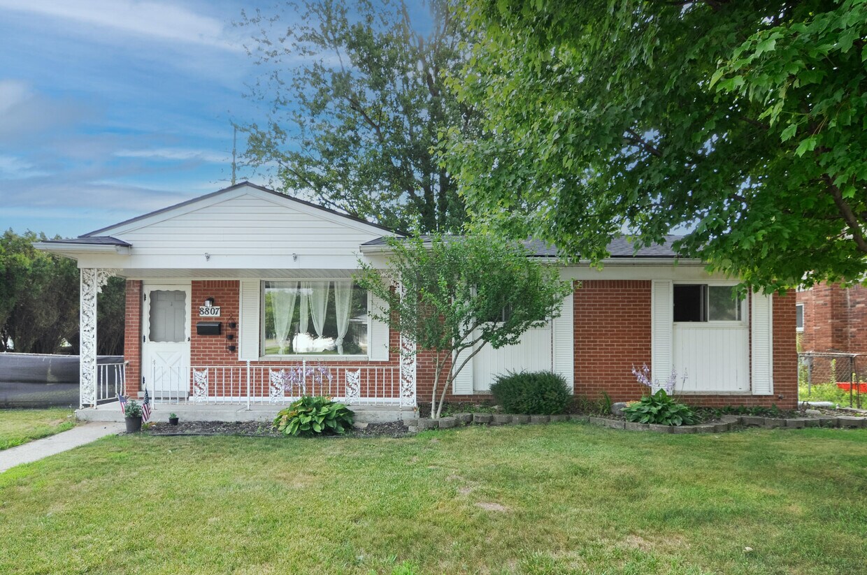 Foto principal - 8807 Tavistock Dr
