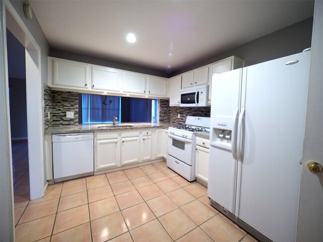 Foto del edificio - 2812 Pickett Dr