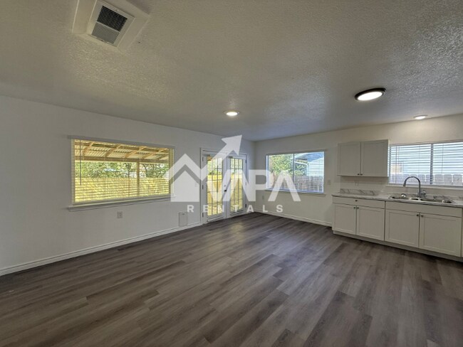 Foto del edificio - 12917 Waynesboro St