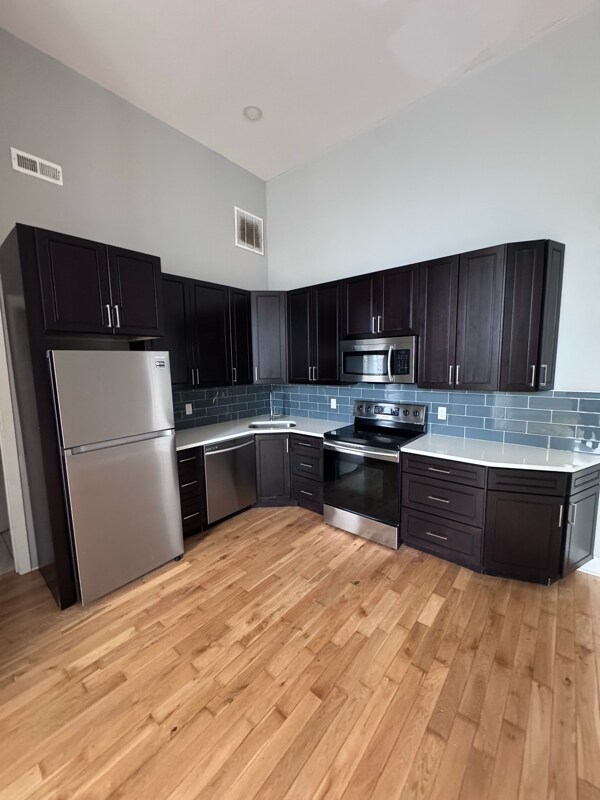 Photo - 1523 W Girard Ave (Philadelphia, PA)