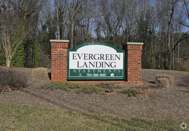 Building Photo - Evergreen Landing