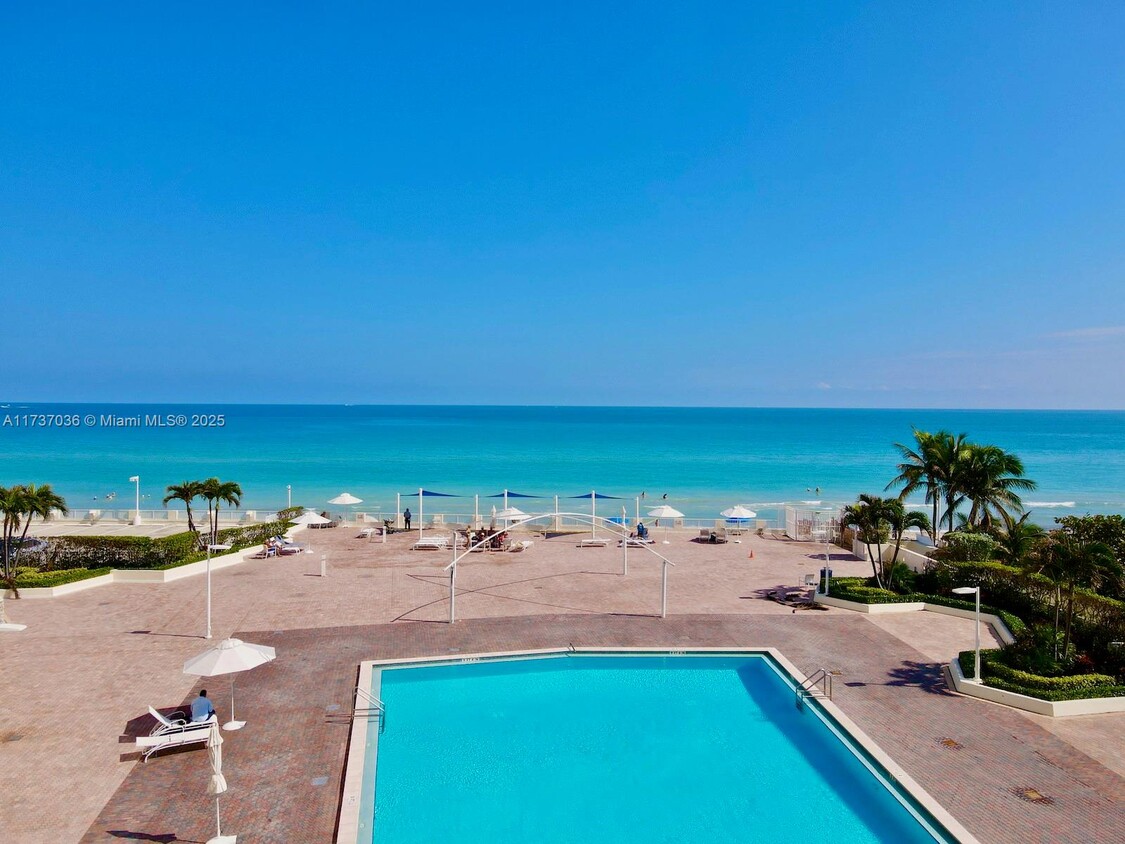Primary Photo - 3180 S Ocean Dr