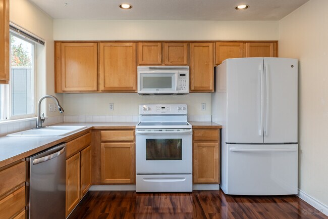 Foto del edificio - 6621 N Columbia Way