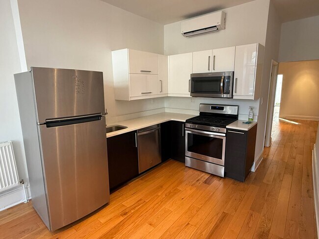 new full kitchen - 726 S 19th St