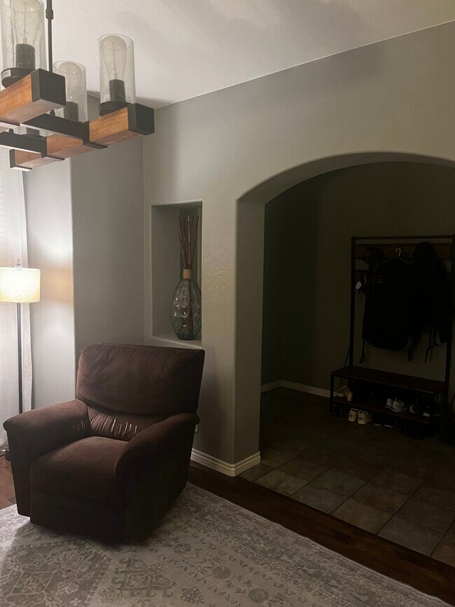 Foto del edificio - 5268 Grosbeak St