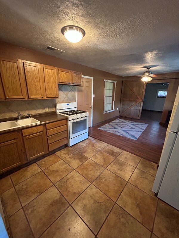 Foto del edificio - 202 Bois D Arc St