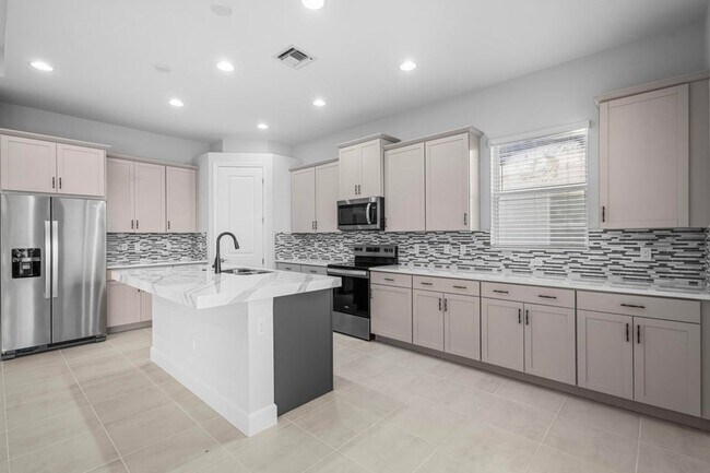 Photo - 14192 Lacebark Ln House