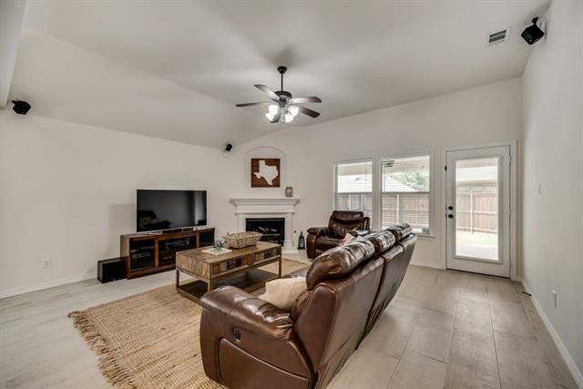 Foto del edificio - 11554 Stephenville Dr