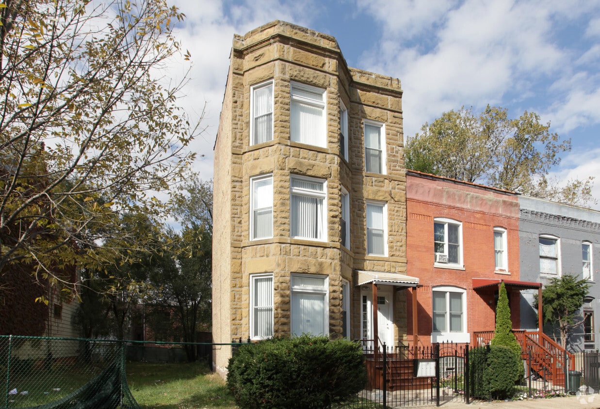 Primary Photo - 4340 S Berkeley Ave