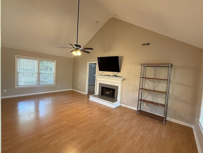 Foto del edificio - 7303 Flintrock Ct