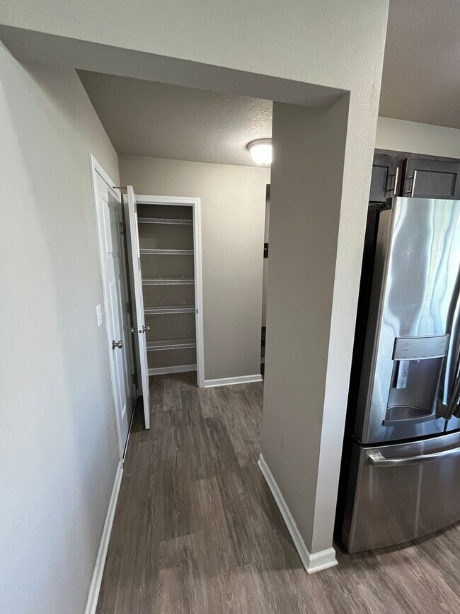 Foto del edificio - Now Leasing – Stylish 3-Bedroom Home in Bo...