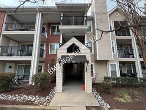 Building Photo - 3305 Wyndham Cir