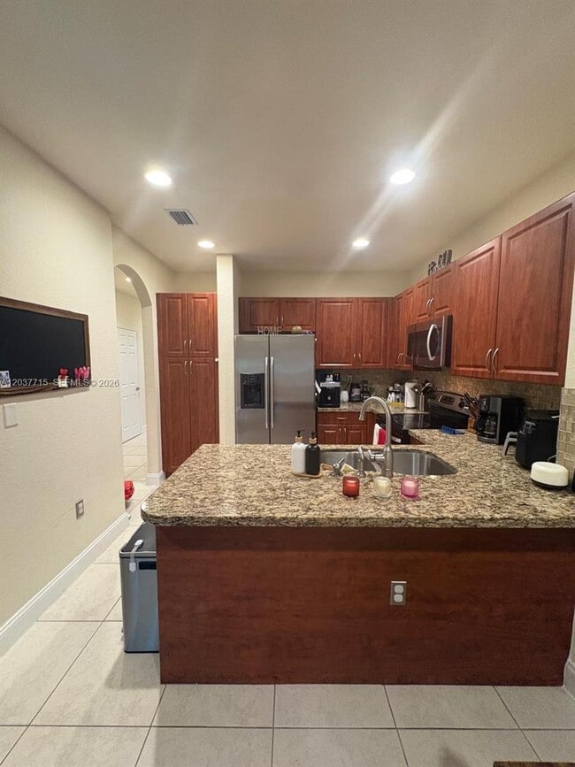 Building Photo - 280 Las Brisas Cir